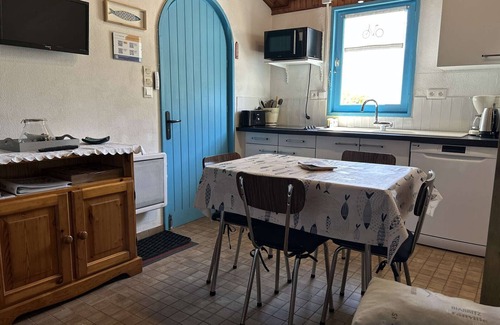 Noirmoutier-en-l'Ile Apartment | Cozy Studio with Mezzanine, 200m from Beach and Port in Noirmoutier-en-l'Île