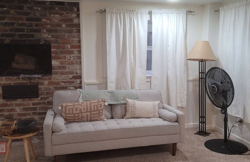 Rio Vista Apartment | Cozy studio, 2 blocks from Sacramento River.