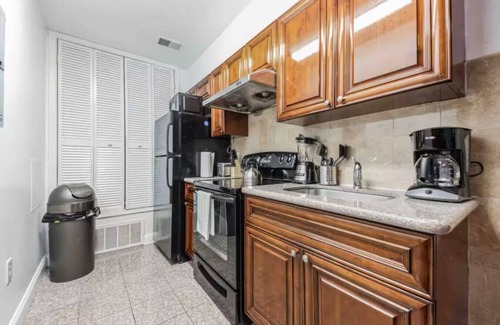 Center City Apartment | Cozy Studio across from Convention Center | 4R