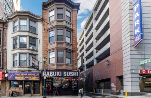 Center City Apartment | Cozy Studio across from Convention Center | 4R