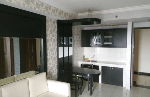 Panunggangan Utara Apartment | Cozy Studio Apartment 2 Bedroom Sleeps 3 with Great Location-GWR1108