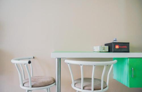 Tangerang Apartment | Cozy Studio Apartment at Skylounge Tamansari near Soetta Airport By Travelio
