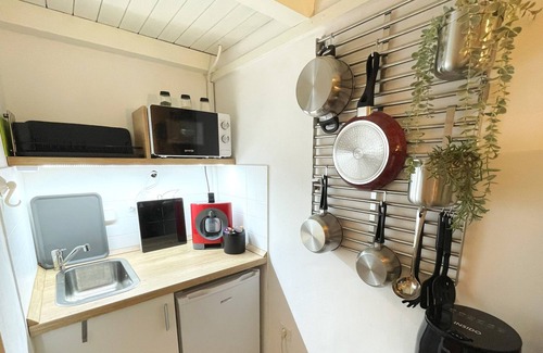Vizivaros Apartment | Cozy studio apartment in the center of Budapest, close to the metro.