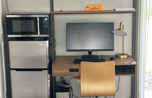 Brandon Apartment | Cozy studio apartment with AC and WiFi in wonderful Brandon