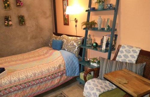 Queens House | Cozy studio at the heart of Jackson Heights