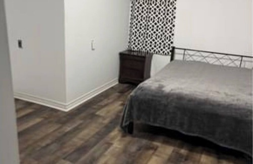 Montreal-Nord Apartment | Cozy studio, close to shopping malls and bus stops