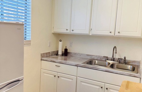 Oklahoma County Apartment | Cozy studio close to turnpike with WiFi, AC