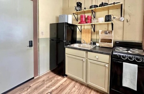 Hill City Apartment | Cozy Studio Condo on Hill Lake