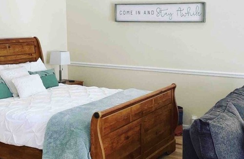 Norwich Condo | Cozy studio condo w/Resort Style amenities near casinos