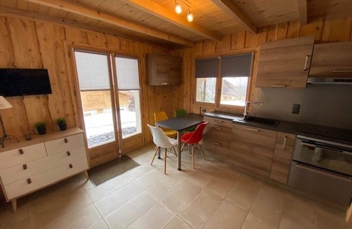 Crest-Voland Apartment | Cozy Studio for 4 in Chalet, Near Slopes and Shops, Crest-Voland