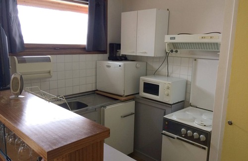 Gouaux-de-Larboust Apartment | Cozy Studio for 4 with Balcony and Mountain Views, Ski-In/Ski-Out