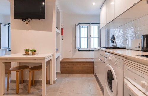 Santo Estevao Apartment | Cozy Studio for Two by LovelyStay