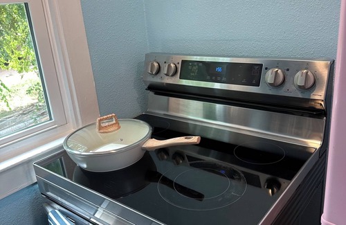Denver Heights Apartment | Cozy studio in enchanting San Antonio LOCATION, LUXURY and PRIVACY