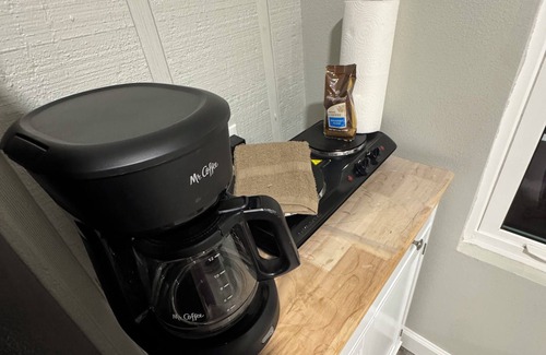 Bradenton Apartment | Cozy studio in pleasant Bradenton with AC,Fridge