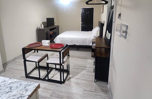 Sugar Hill Apartment | Cozy Studio in Superb Sugar Hill with WiFi, AC