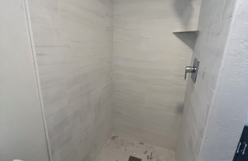 Oak Ridge Apartment | Cozy Studio minutes away from theme park, less than 5 miles from major highways