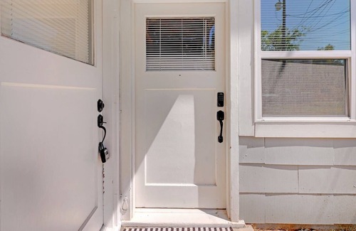 Mahncke Park Apartment | Cozy! Studio near DT Ft.Sam UIW Trinity Pearl (#L)