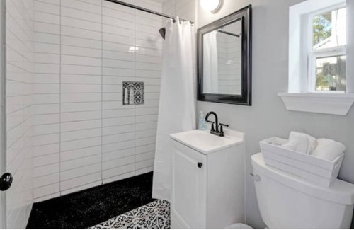 Mahncke Park Apartment | Cozy! Studio near DT Ft.Sam UIW Trinity Pearl (#G)