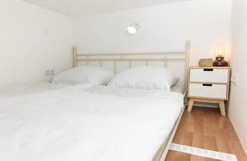 Neulerchenfeld Apartment | Cozy studio, private garden, 8 min to city center