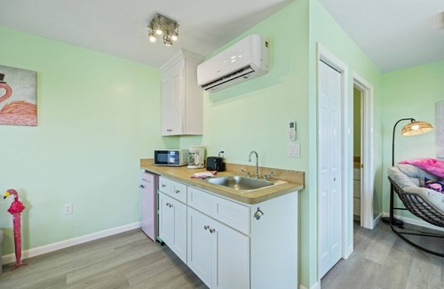 Cedar Key Apartment | Cozy Studio Retreat Above Cedar Key Island Bakery