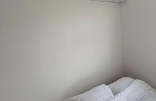 Selhurst Apartment | Cozy Studio Retreat in Croydon
