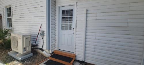 Calverton Apartment | Cozy Studio Walk to Shops, Quick Drive to DC