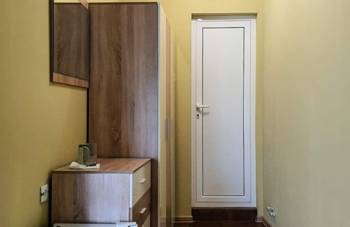 Sapareva Banya House | Cozy Studio With Tavern, Garden, And Mountain View