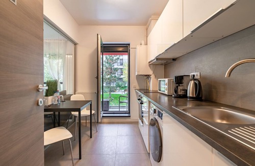 Militari Apartment | Cozy studio with garden view near Polyethnic University