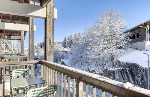 Le Planellet Apartment | Cozy studio with mountain nook, near cable car, wifi and parking