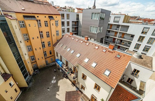 Zizkov Apartment | Cozy studio with terrace by tram