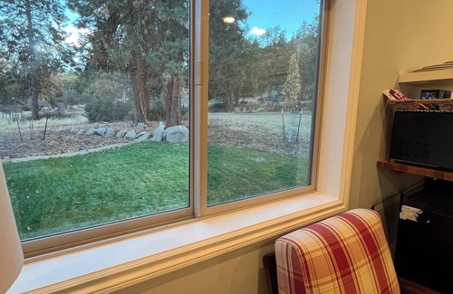 Klamath Falls Apartment | Cozy studio with WiFi and AC in charming Running Y Ranch Resort Klamath Falls