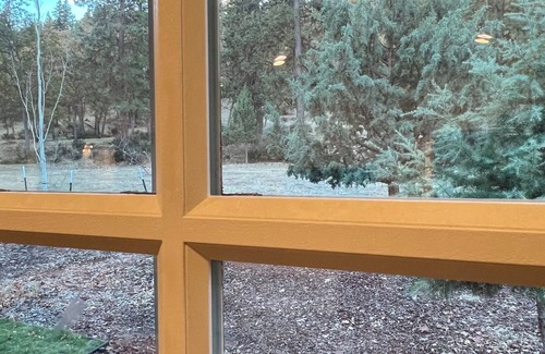 Klamath Falls Apartment | Cozy studio with WiFi and AC in charming Running Y Ranch Resort Klamath Falls