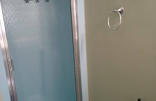 Warner Robins Apartment | Cozy studio with WiFi and AC in peaceful Warner Robins