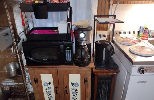 Albany House | Cozy Studio with WiFi and AC in Rensselaer nClose to Downtown Albany