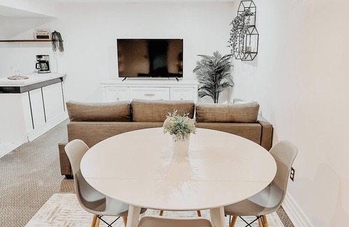 Mississauga Apartment | Cozy & Stylish 1 bdrm Apartment