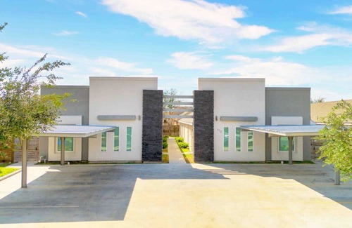 McAllen Apartment | Cozy & Stylish 3bed/2bath Apt