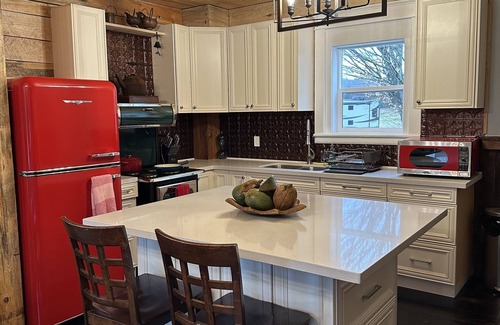 Oro-Medonte Ski Chalet | Cozy, stylish, century home located just steps from Mount St Louis ski hill!