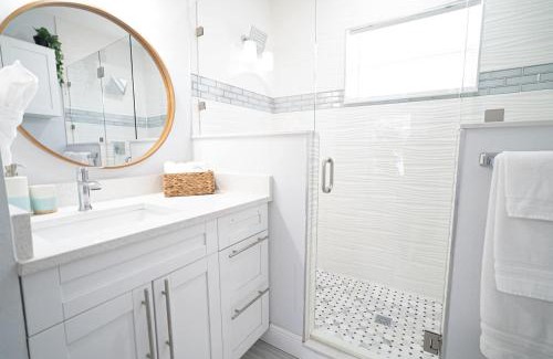 East Tampa House | Cozy Stylish Chic Home Ybor, Dt Central Location