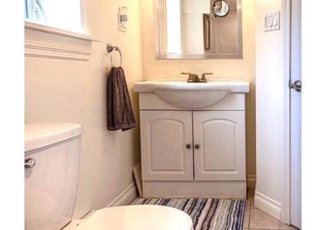Gorge -Tillicum Area Apartment | Cozy Suite 5mins To DT Victoria