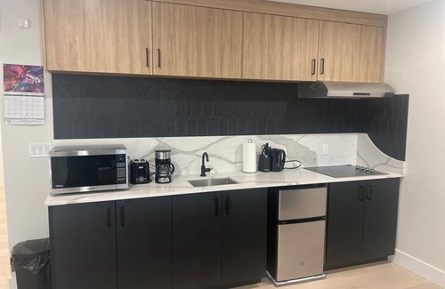 Prince George House | Cozy Suite in a New Division close to the University