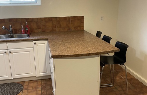 West Kelowna Estates Apartment | Cozy Suite in family neighborhood, near hiking trails and park