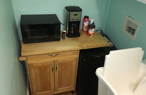 Willoughby Spit Apartment | Cozy Suite - Pet friendly, Beach Side by RedAwning