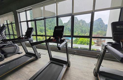 Ulu Kinta Apartment | Cozy Suite with 270 Degree Mountain and Theme Park Views