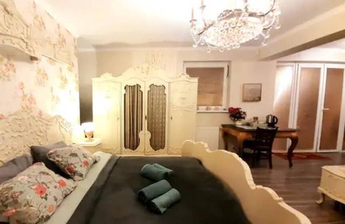 Tuchomerice Apartment | Cozy Suite with Terrace