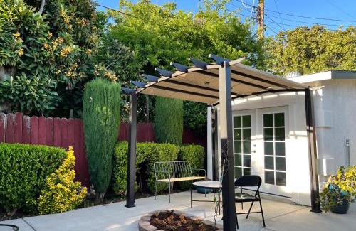 Parkway-South Sacramento House | Cozy Suite with Private Patio Close to Downtown and UC Davis Medical Center