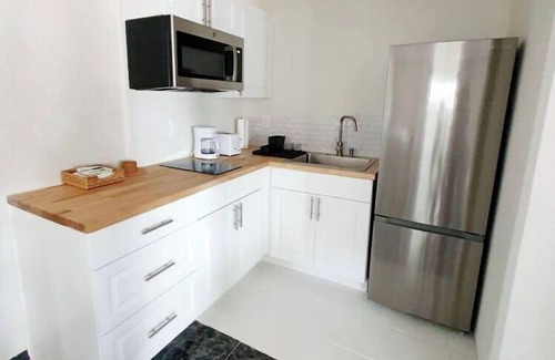 New Port Richey House | Cozy suite with separate entrance.