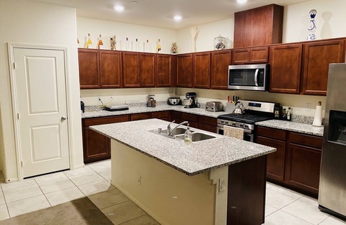 Henderson House | Cozy summer get away! Family-sized townhome only 15 minutes from The Strip.