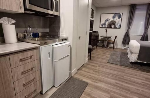 Downtown Gatineau Apartment | Cozy Sweet Studio #9. Ten min to D.T Ottawa