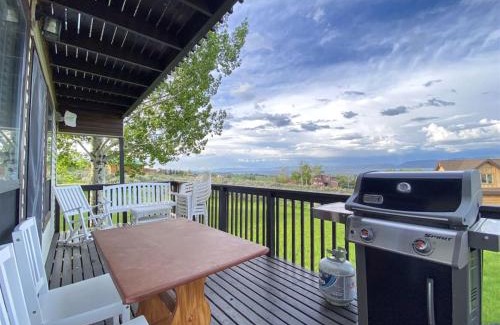Sweetwater House | Cozy Sweetwater Cabin, with access to Ideal Beach