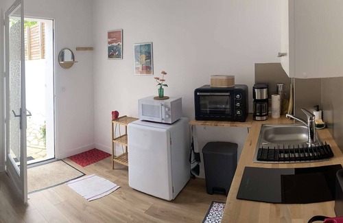 Bidart Apartment | Cozy T1 Bis in Bidart - 2 Guests, 900m from the Beach, Terrace & Spa, Quiet Area